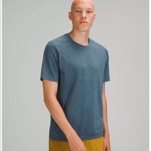Mens lululemon blue workout tshirt